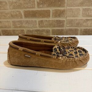 LAMO Women’s Leopard Moccasins Size 10
